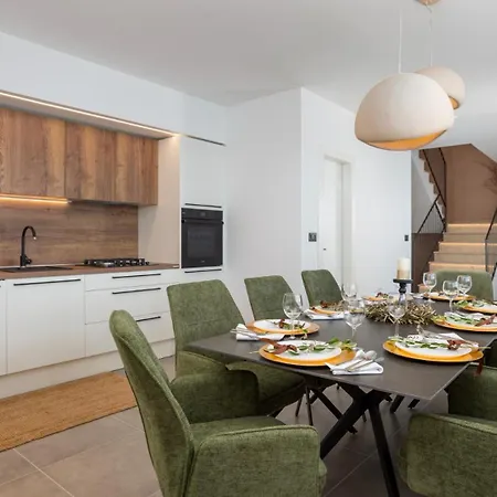 Aria With Pool By Guide Sveti Anton (Krk)