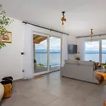 Aria With Pool By Guide