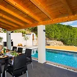 빌라 Aria With Pool By Guide *