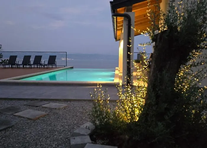 Aria With Pool By Guide Villa *